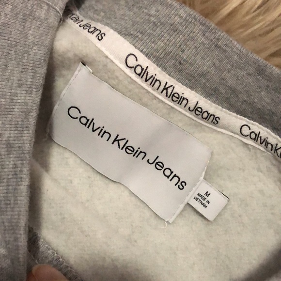 Like New Calvin Klein “Jeans” Semi Cropped Sweatshirt-Sz M-Gray Crewneck - Picture 12 of 15